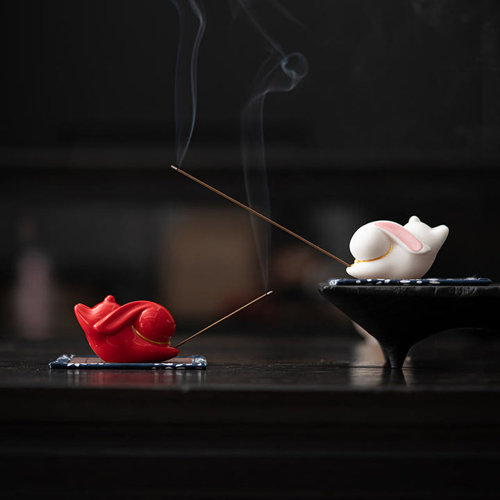 Buddha Stones Coniglio volante Tappetino di bambù Bruciatore di incenso in ceramica curativo Decorazione da scrivania