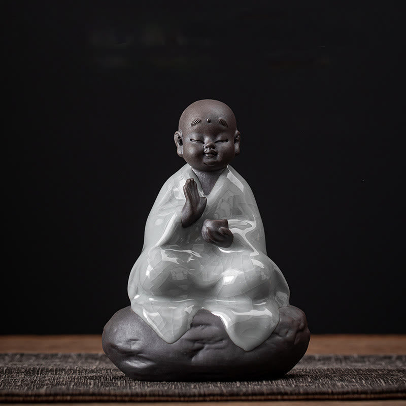 Buddha Stones Piccolo monaco Zen Cappello Colino Accessori da tè in ceramica Figurina Decorazione per la casa - Motivo a fessura Monaco 9*12,2 cm - image 6