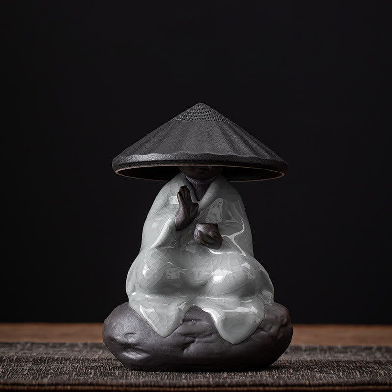 Buddha Stones Piccolo monaco Zen Cappello Colino Accessori da tè in ceramica Figurina Decorazione per la casa - Colino a forma di fessura con cappello nero da monaco, 9*12,2 cm - image 14