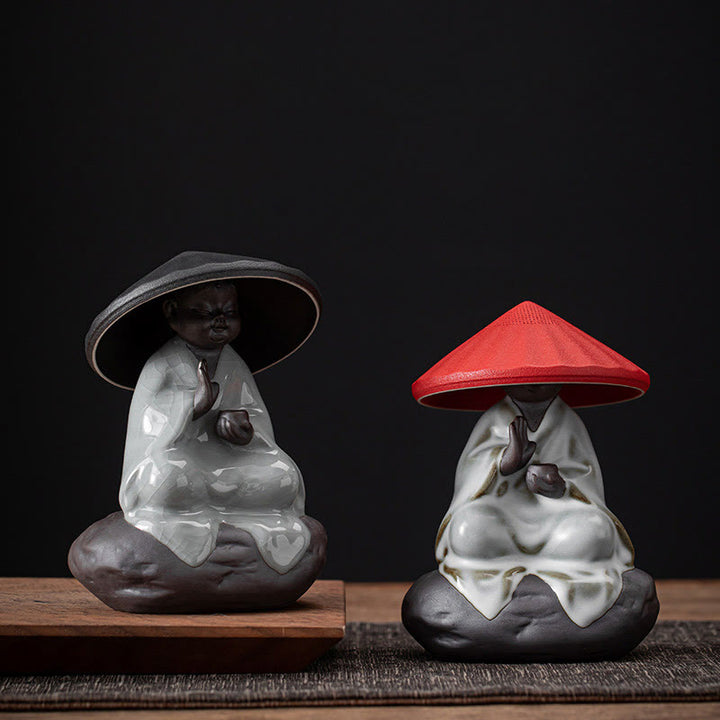 Buddha Stones Piccolo monaco Zen Cappello Colino Accessori da tè in ceramica Figurina Decorazione per la casa