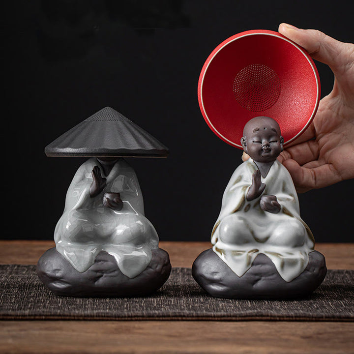 Buddha Stones Piccolo monaco Zen Cappello Colino Accessori da tè in ceramica Figurina Decorazione per la casa