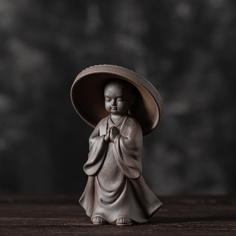 Buddha Stones Piccolo monaco marrone Cappello Colino Ceramica Accessori per il tè Figurina Zen Casa Scrivania Decorazione