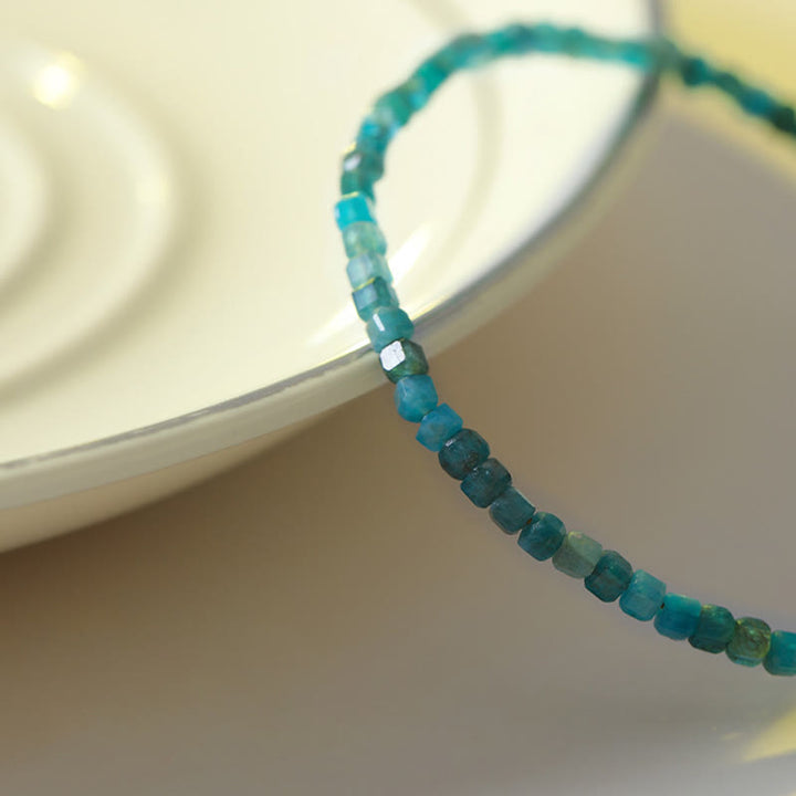 Braccialetto motivazionale a forma di cuore in rame placcato oro 14k con perline ultrasottili in apatite da 2,5 mm di Buddha Stone