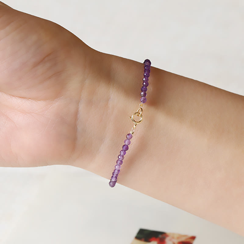 Bracciale di consapevolezza spirituale in rame placcato oro 14k con perline ultrasottili in ametista naturale da 3 mm Buddha Stones