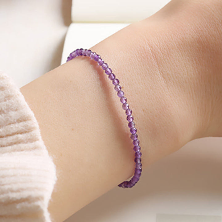 Bracciale di consapevolezza spirituale in rame placcato oro 14k con perline ultrasottili in ametista naturale da 3 mm Buddha Stones