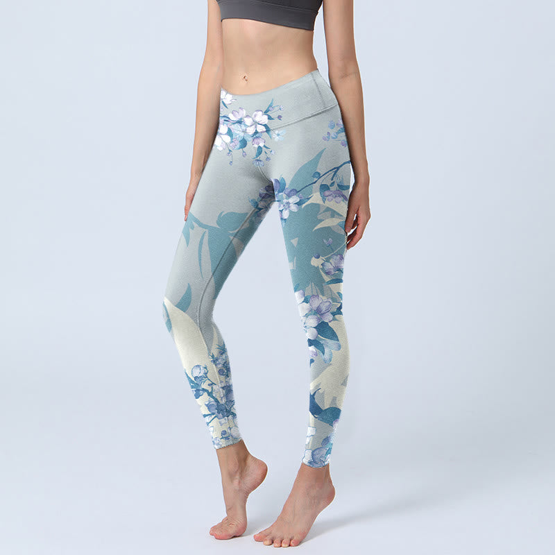 Leggings da palestra con stampa di fiori blu e bianchi Buddha Stones, pantaloni da yoga da donna - Azzurro chiaro - US18, UK/AU22, EU50 (4XL) - image 0