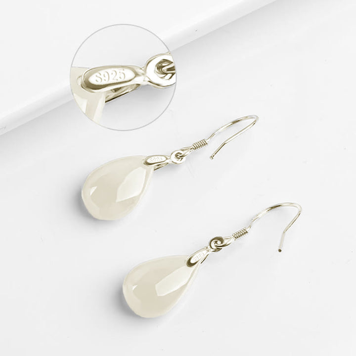 Orecchini pendenti Buddha Stones in argento sterling 925 con motivo a goccia d'acqua e giada, motivo fortuna e prosperità
