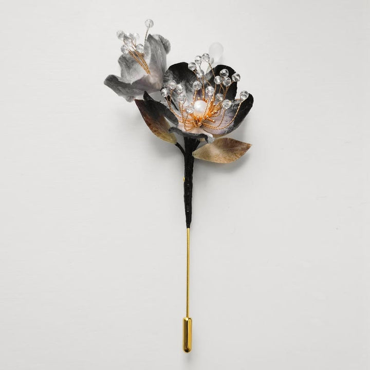 Spilla con foglie di fiori di seta di gelso fatti a mano in velluto Buddha Stones