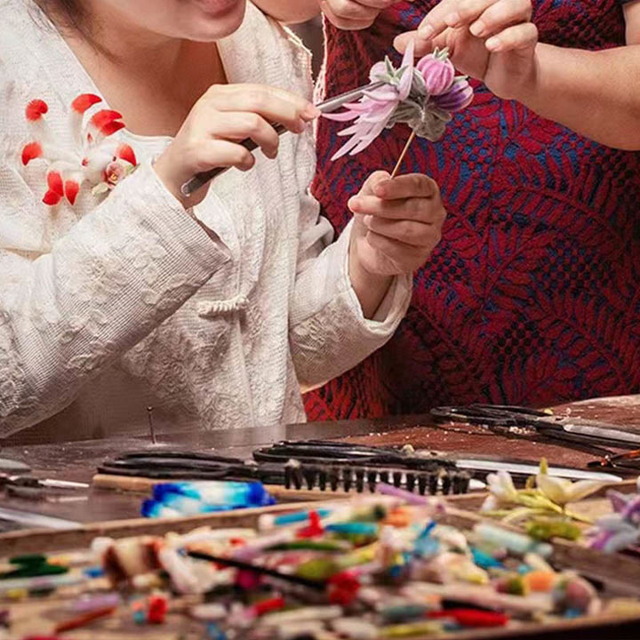 Spilla per capelli con foglie di pesce koi rosso in seta di gelso, fatta a mano, con Buddha Stones , Yangzhou, fiore di velluto