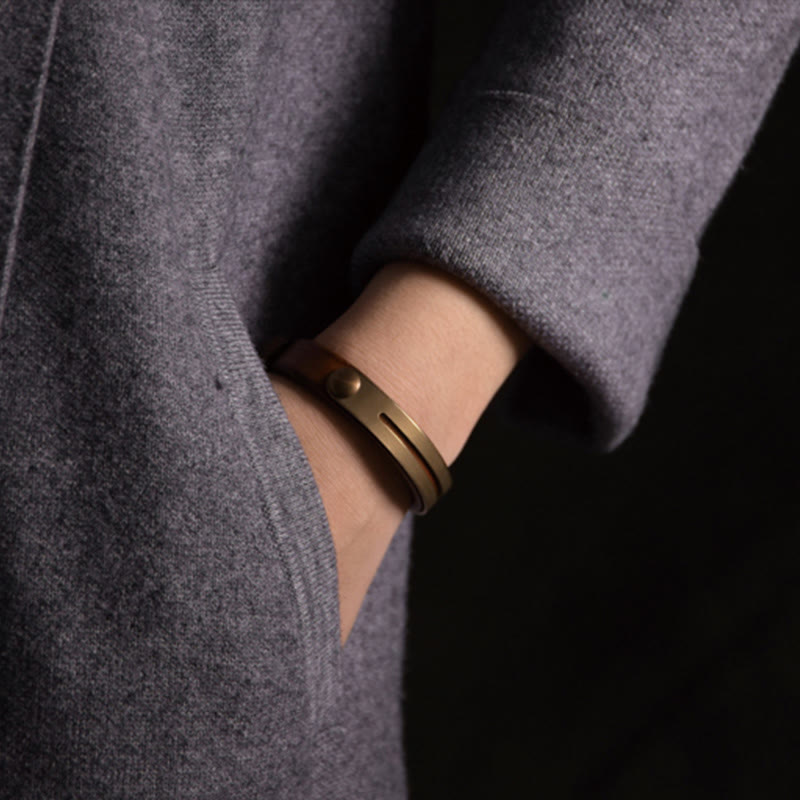 Bracciale rigido in pelle vintage con Buddha Stones, in rame e ottone
