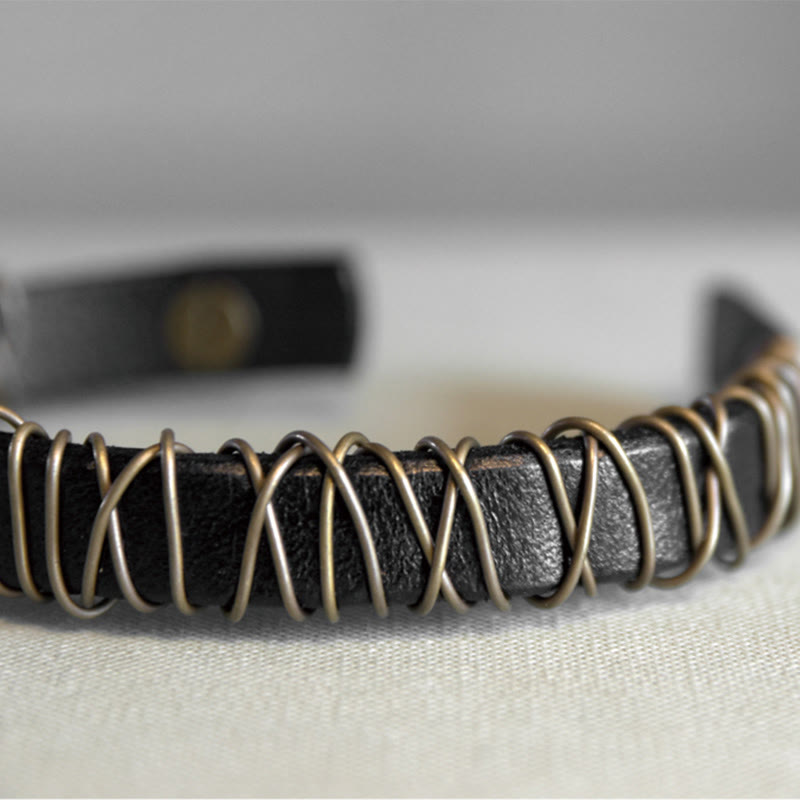Braccialetto di bilanciamento in ottone e rame con Buddha Stones in pelle vintage