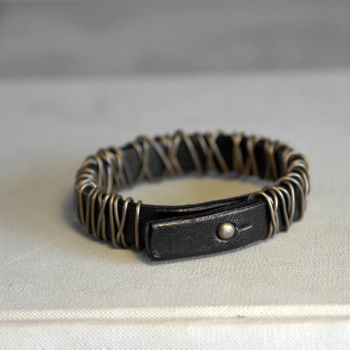 Braccialetto di bilanciamento in ottone e rame con Buddha Stones in pelle vintage