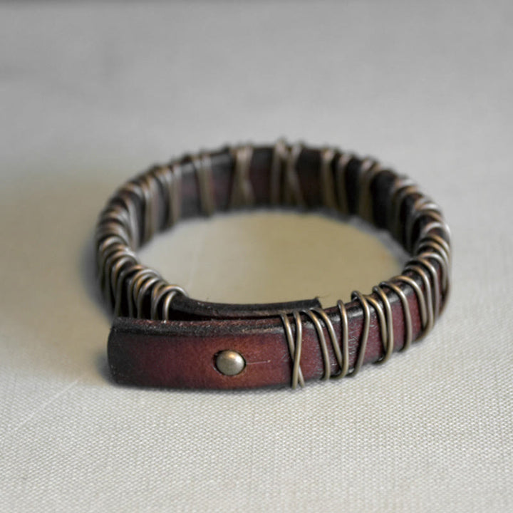 Braccialetto di bilanciamento in ottone e rame con Buddha Stones in pelle vintage