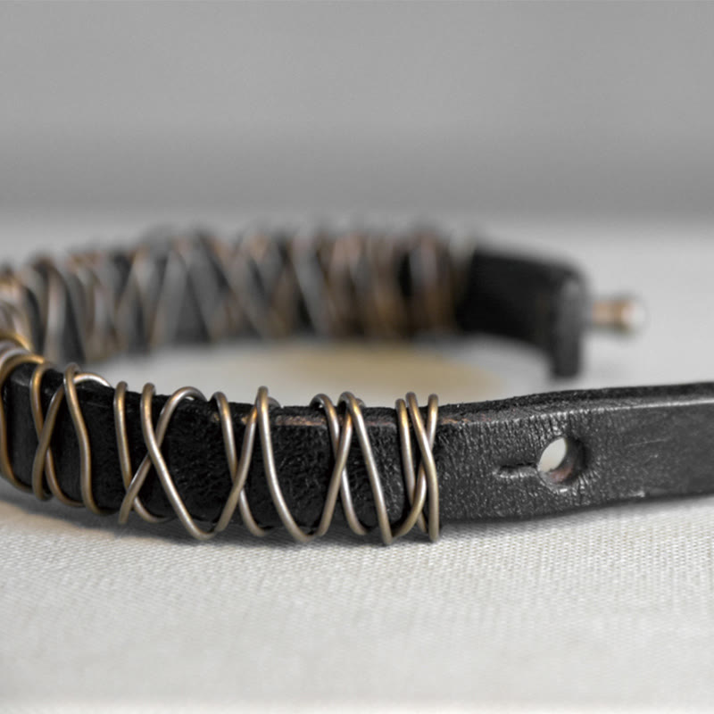 Braccialetto di bilanciamento in ottone e rame con Buddha Stones in pelle vintage
