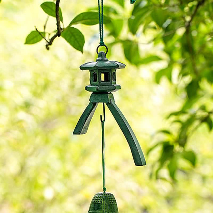 Campanello di buon auspicio appeso al muro, decorazione fatta a mano per la casa