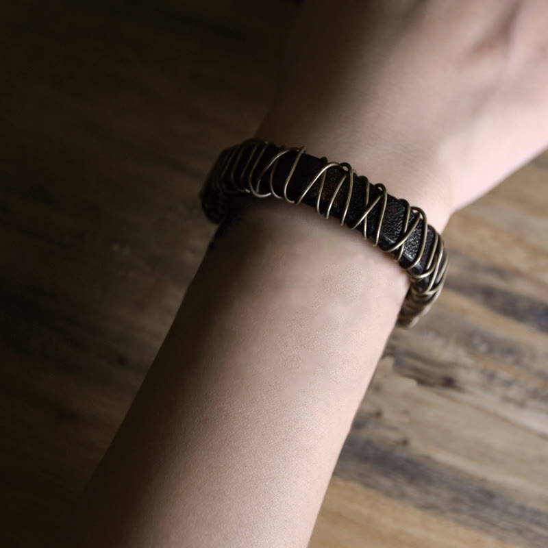 Braccialetto di bilanciamento in ottone e rame con Buddha Stones in pelle vintage
