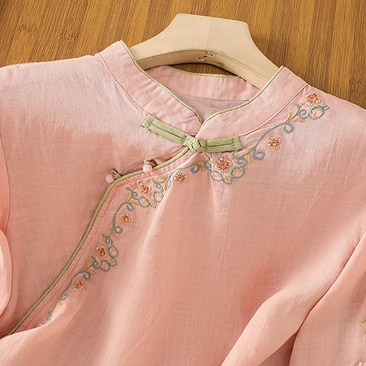 Camicia casual in cotone e lino con maniche a tre quarti e colletto alto con fiori ricamati da donna Buddha Stones - image 4
