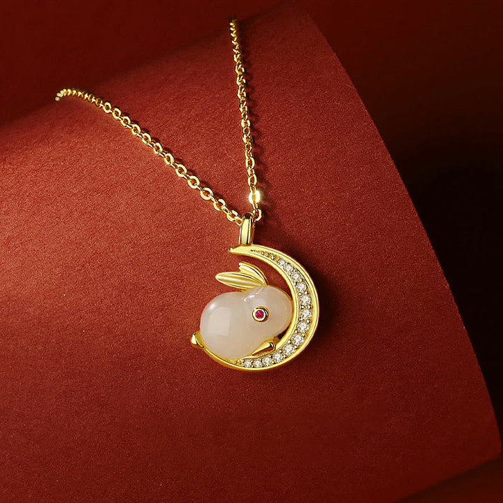 Buddha Stones 925 Sterling Silver Hetian Giada Bianca Coniglio Crescent Moon Luck Collana Pendente