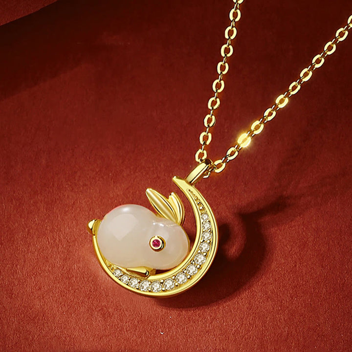Buddha Stones 925 Sterling Silver Hetian Giada Bianca Coniglio Crescent Moon Luck Collana Pendente