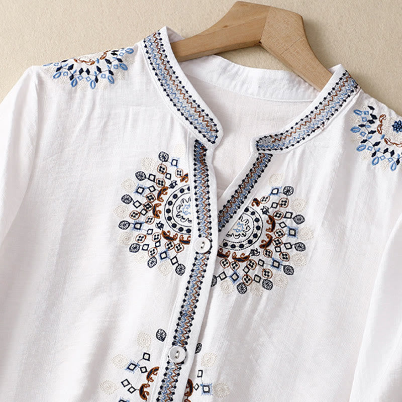 Camicia casual da donna in cotone e lino con scollo a V e maniche corte, motivo a fiori ricamati in Boemia, motivo Buddha Stones - image 2