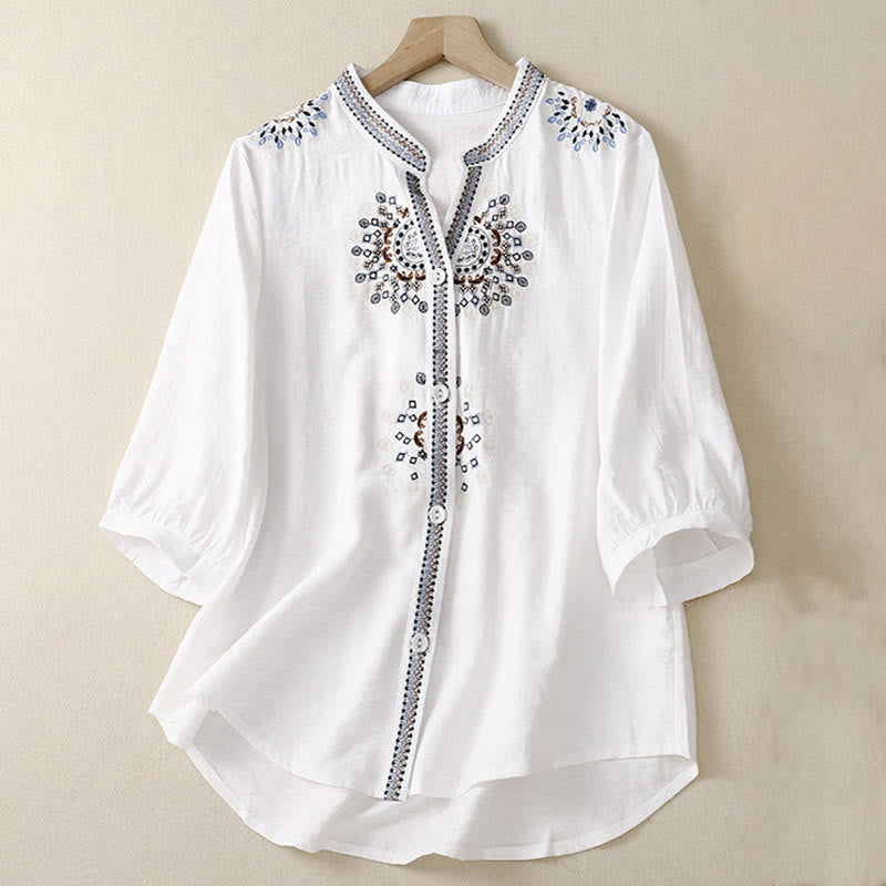 Camicia casual da donna in cotone e lino con scollo a V e maniche corte, motivo a fiori ricamati in Boemia, motivo Buddha Stones - Bianco - US8-10, UK/AU12-14, EU40-42 (2XL) - image 0