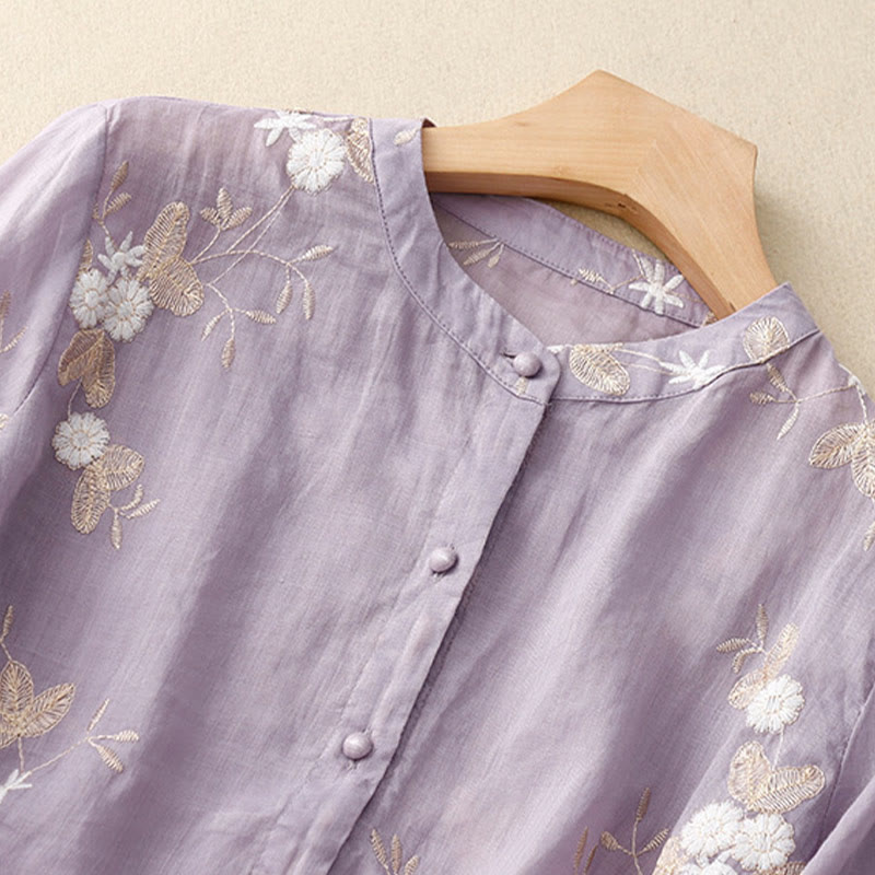 Camicia da donna a maniche corte con scollo rotondo e motivo floreale ricamato a petali, Buddha Stones. - image 1