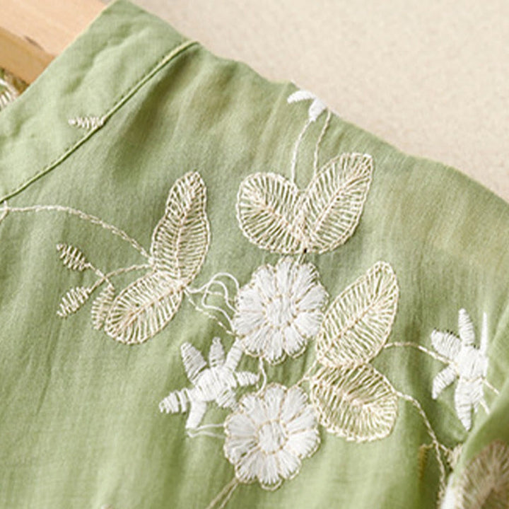 Camicia da donna a maniche corte con scollo rotondo e motivo floreale ricamato a petali, Buddha Stones. - image 17