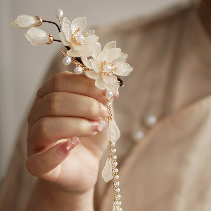 Fermaglio per capelli laterale con nappa di magnolia classica Buddha Stones