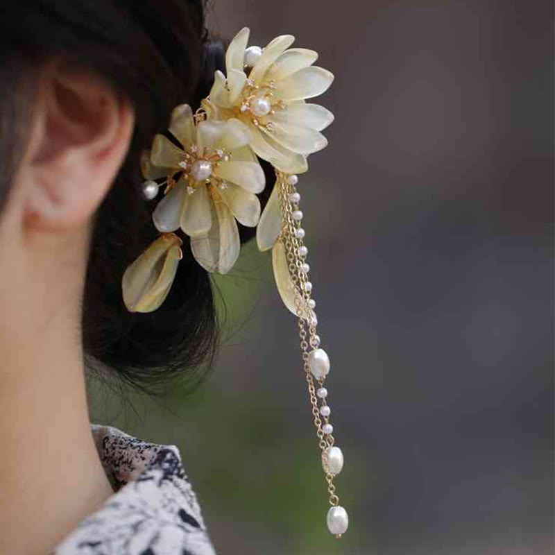 Fermaglio per capelli laterale con nappa di magnolia classica Buddha Stones