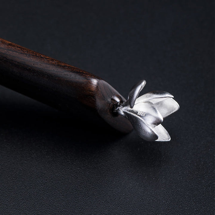 Forcina per capelli con fiore di magnolia in ebano classico in argento sterling 925 Buddha Stones