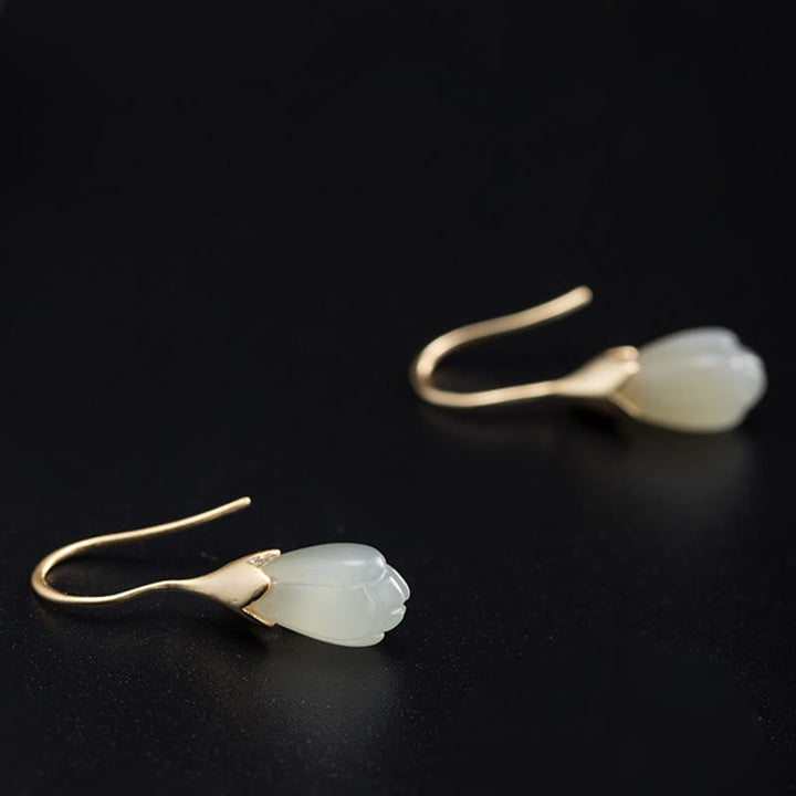 Orecchini pendenti Buddha Stones in argento sterling 925 con giada Hetian e magnolia