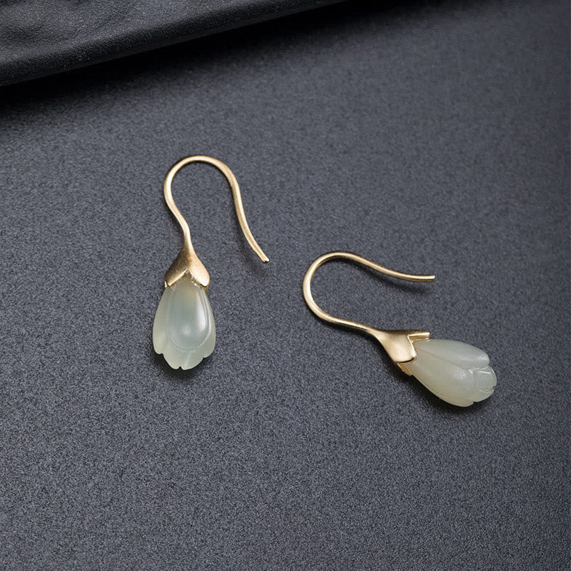 Orecchini pendenti Buddha Stones in argento sterling 925 con giada Hetian e magnolia