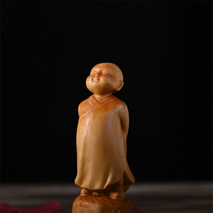 Buddha Stones Thuja Sutchuenensis Legno Statua Monaco in Piedi Decorazione Ottimista