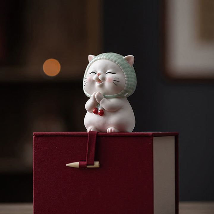 Buddha Stones Lucky Cute Cat In Sciarpa Decorazione Figurina in Ceramica