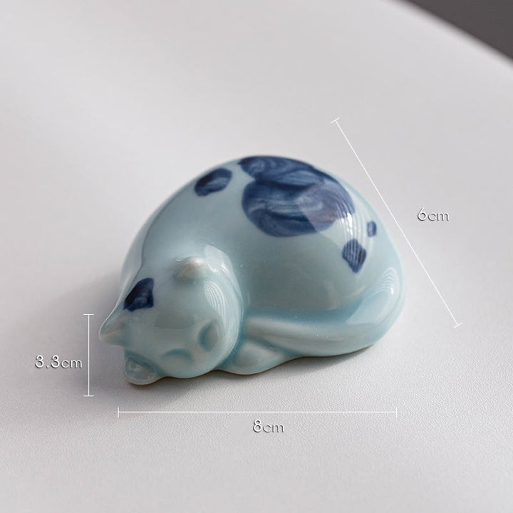 Buddha Stones Mini Lucky Cute Spotted Standing Cat Sleeping Kitten Ceramic Figurina Decorazione