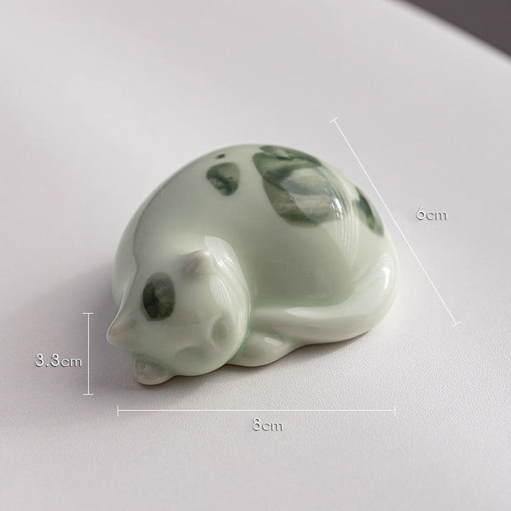 Buddha Stones Mini Lucky Cute Spotted Standing Cat Sleeping Kitten Ceramic Figurina Decorazione