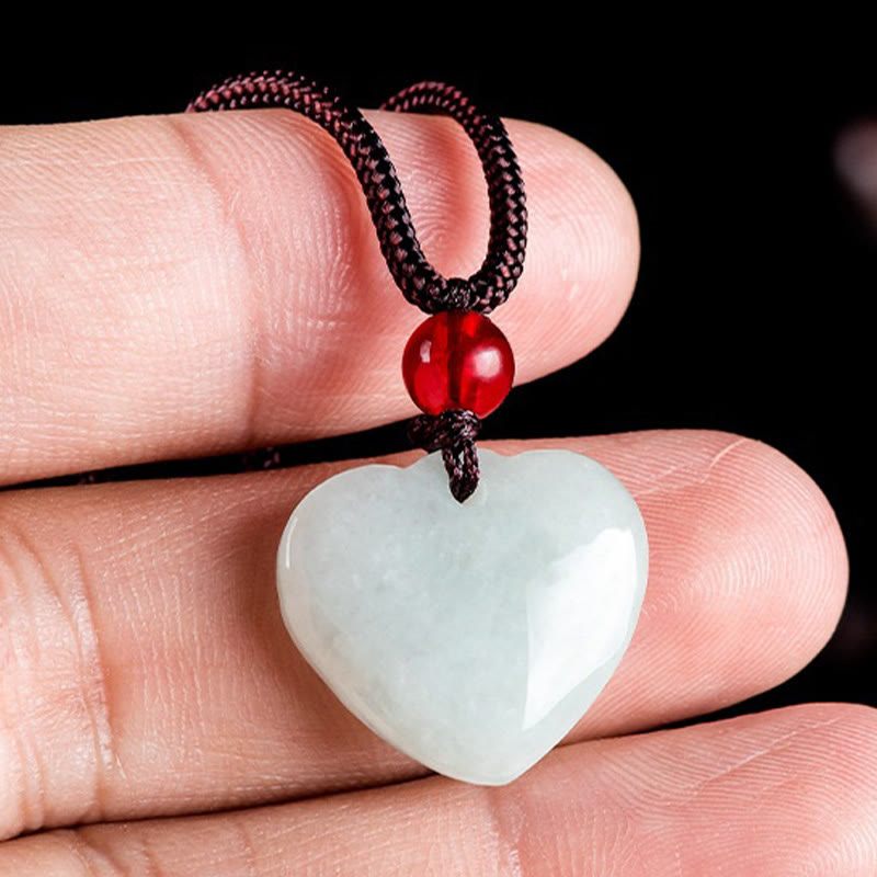 Collana con ciondolo a forma di cuore di giada Buddha Stones e prosperità