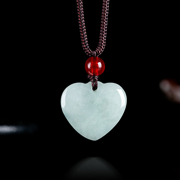 Collana con ciondolo a forma di cuore di giada Buddha Stones e prosperità