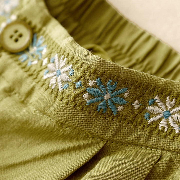 Pantaloncini da donna estivi casual con ricami floreali, pieghe, cerniera e bottoni, in poliestere, con motivo Buddha Stones. - image 5