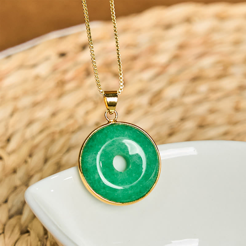 Collana con ciondolo con fibbia della pace in giada ciano naturale Buddha Stones Guarigione Fortuna