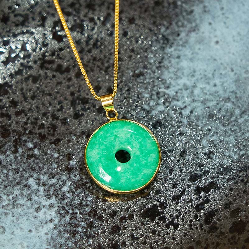 Collana con ciondolo con fibbia della pace in giada ciano naturale Buddha Stones Guarigione Fortuna