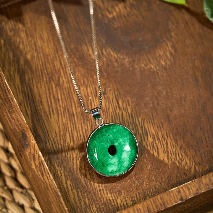 Collana con ciondolo con fibbia della pace in giada ciano naturale Buddha Stones Guarigione Fortuna