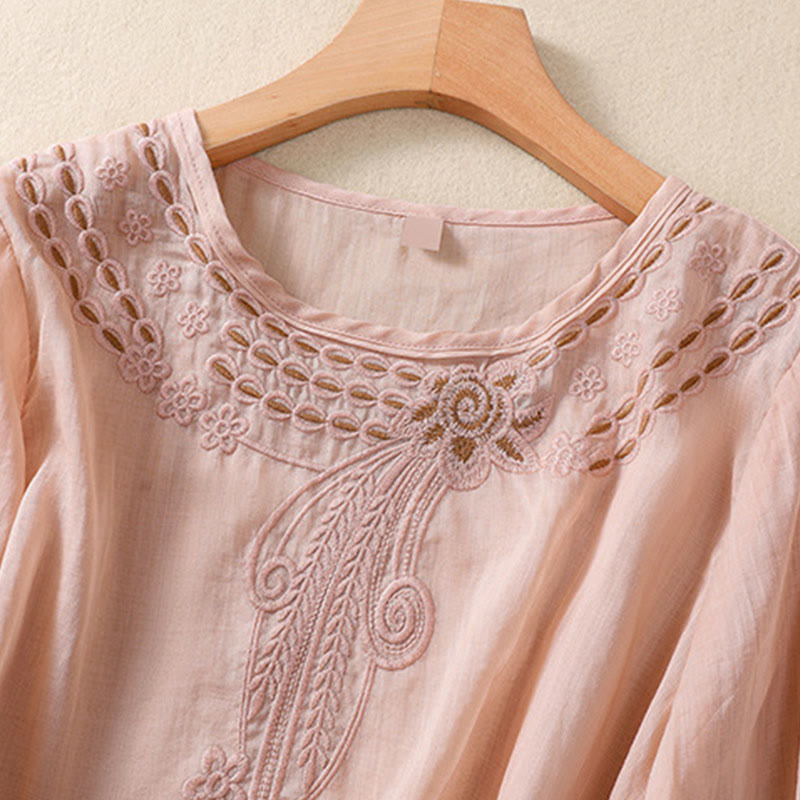 T-shirt da donna a maniche corte con scollo rotondo e ricamo floreale a tinta unita Buddha Stones. - image 7