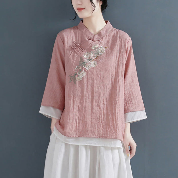 Camicia da donna in cotone e lino con collo alla coreana, maniche a tre quarti, ricamo a fiori con Buddha Stones e bottoni a rana