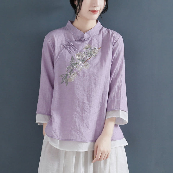 Camicia da donna in cotone e lino con collo alla coreana, maniche a tre quarti, ricamo a fiori con Buddha Stones e bottoni a rana