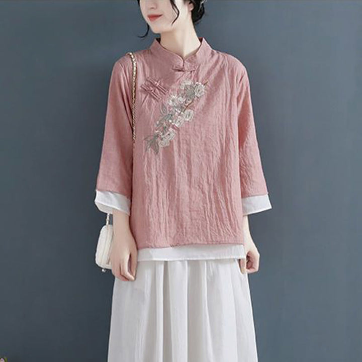 Camicia da donna in cotone e lino con collo alla coreana, maniche a tre quarti, ricamo a fiori con Buddha Stones e bottoni a rana