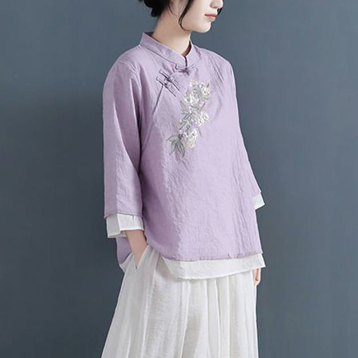 Camicia da donna in cotone e lino con collo alla coreana, maniche a tre quarti, ricamo a fiori con Buddha Stones e bottoni a rana