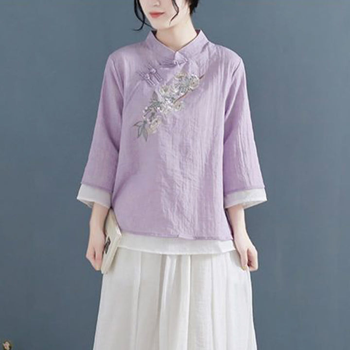 Camicia da donna in cotone e lino con collo alla coreana, maniche a tre quarti, ricamo a fiori con Buddha Stones e bottoni a rana