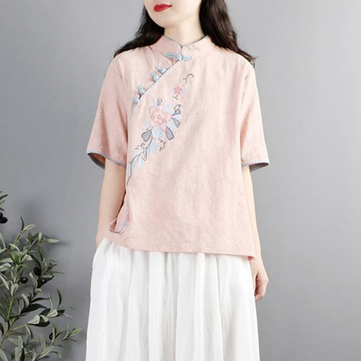 Camicia da donna in cotone e lino con collo alla coreana, bottoni a rana, manica corta, ricamo floreale estivo Buddha Stones - image 5