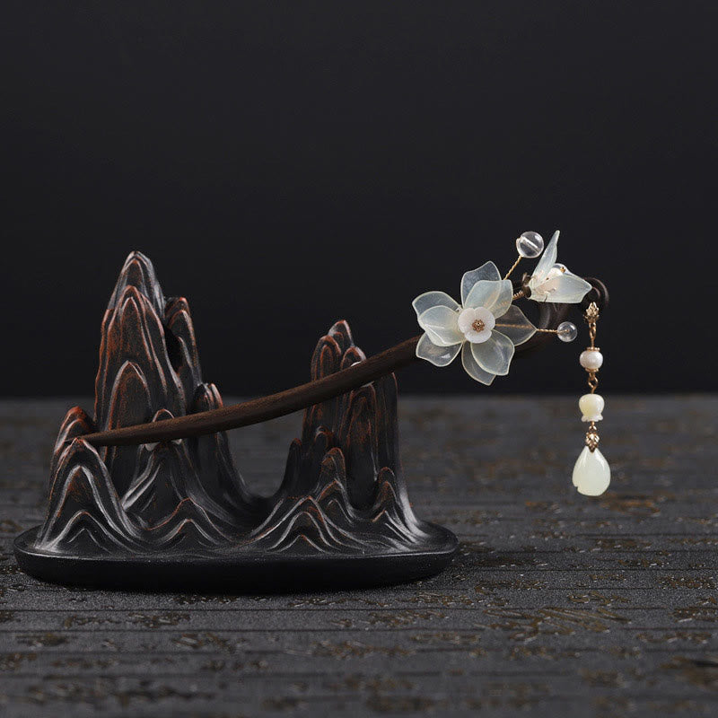 Forcina per capelli con nappa di magnolia, conchiglia, giada e pietre Buddha Stones
